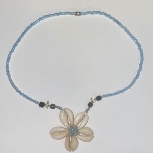 Flower shell necklace